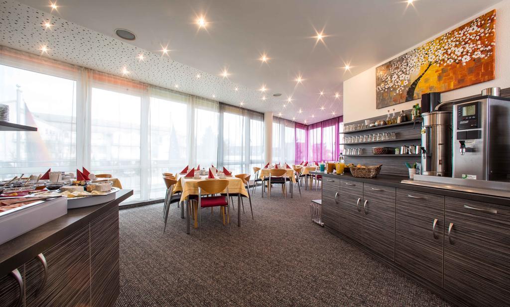Hotel An Der Waldstrasse Gross-Zimmern ภายนอก รูปภาพ